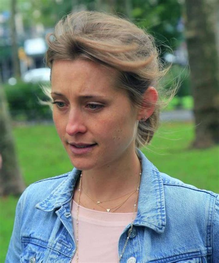 German-American Actress Allison Mack's Net Worth & Earning From Her Profession: Controversy