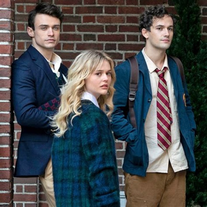 GET TO KNOW WHITNEY PEAK FROM THE NEW “GOSSIP GIRL”