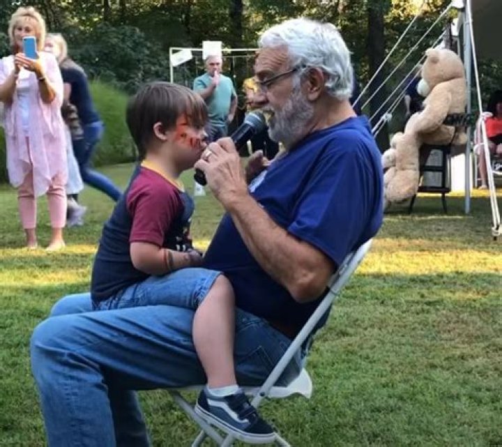 	GRANDPA SINGS ‘SKUNK SONG,’ ‘UGLY CHILD’ — AND KIDS LIKE IT!	