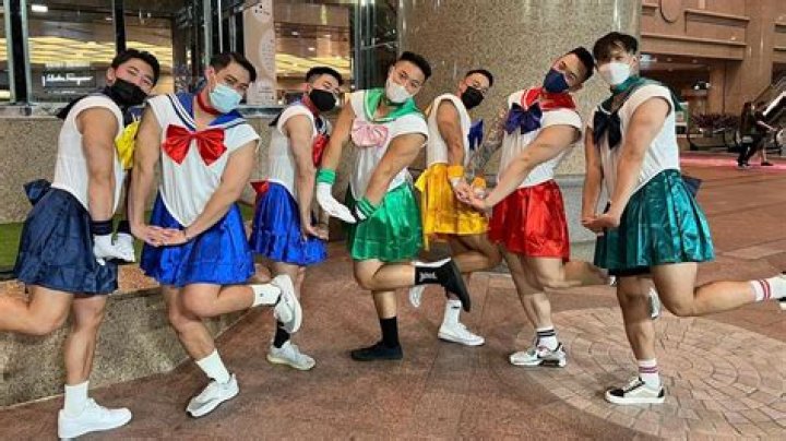 Group of Bodybuilders Dressed As Sailor Scouts Stop Drunken Brawl in Hong Kong