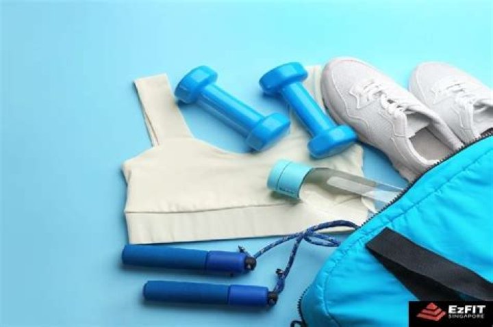 Gym Bag Basics for Fitness Beginners
