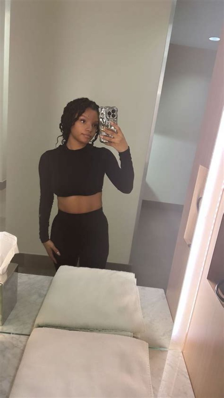 HALLE BAILEY FLAUNTS HER POST-BABY BODY, TALKS BREASTFEEDING