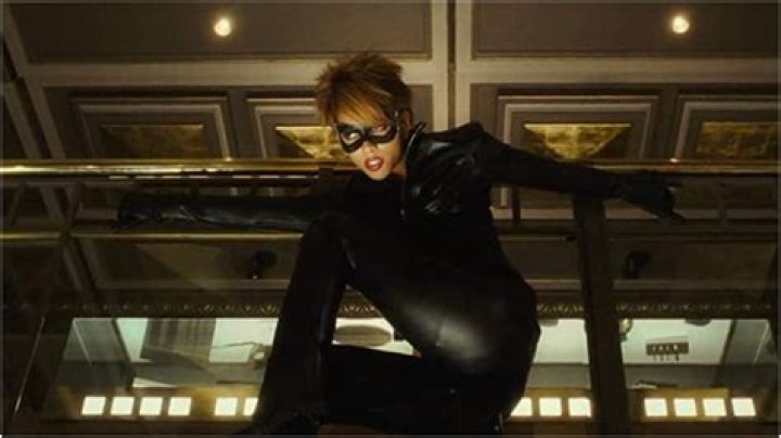 Halle Berry Says She’d Like to Direct a ‘Catwoman’ Remake