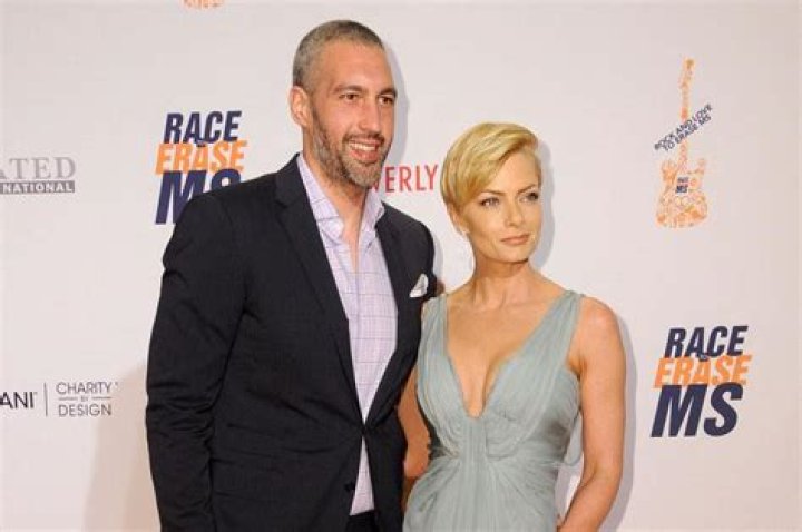 Hamzi Hijazi Girlfriend Jaime Pressly Expecting Twins, Are they Married? Know their Relationship
