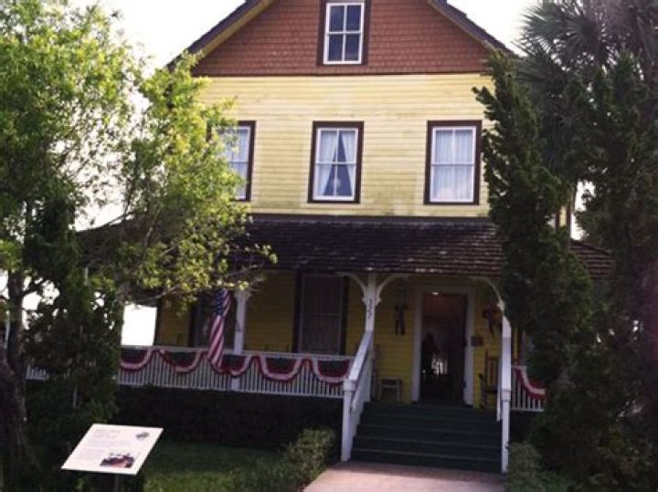 	HISTORIC RIDDLE HOUSE MOVING TO FAIRGROUNDS	