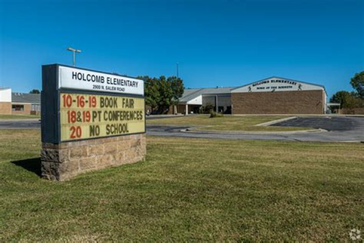Holcomb Elementary School - Holcomb