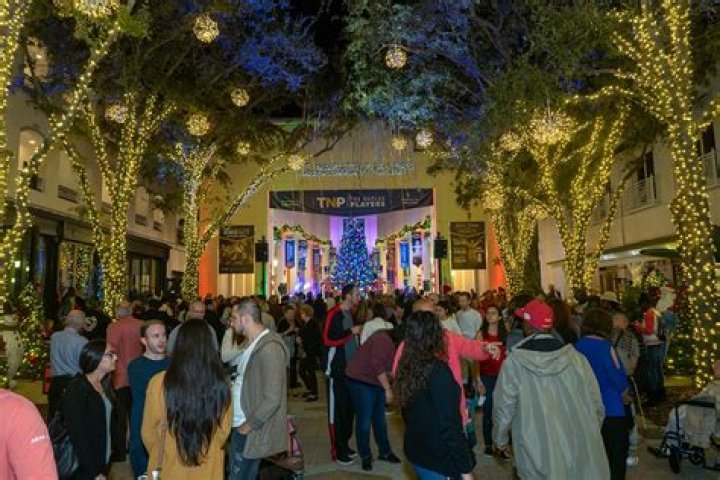 	HOLIDAY HAPPENINGS	