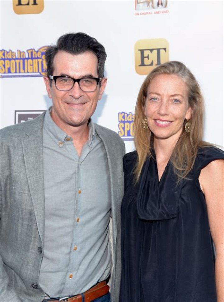 Holly Burrell【 Wiki 】Age, Net Worth, Husband, Ty Burrell Wife Bio