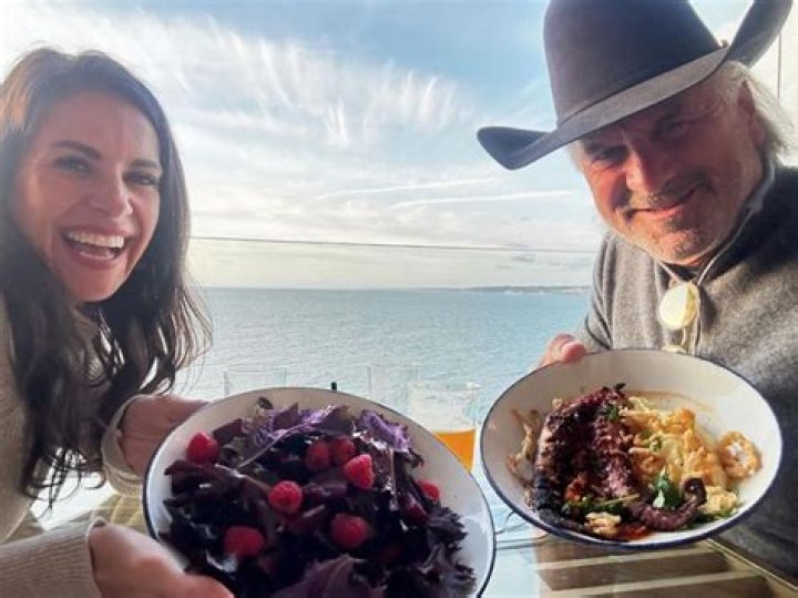 How Old Is Jim Shockey's Girlfriend? A Deep Dive Into Their Relationship