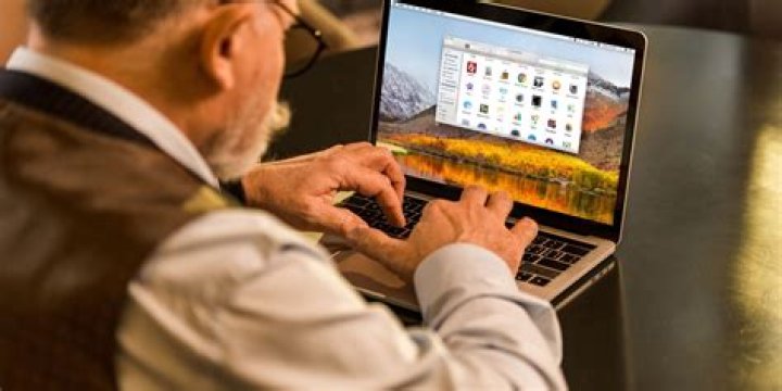 How to Set Up a Simplified Mac for the Elderly