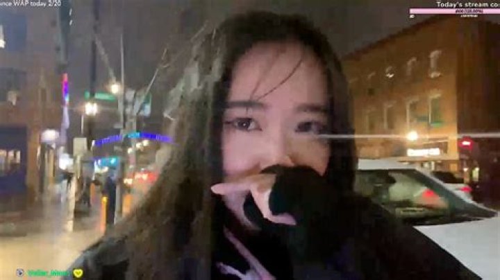 IRL Twitch streamer disgusted after biker randomly spits gum at her