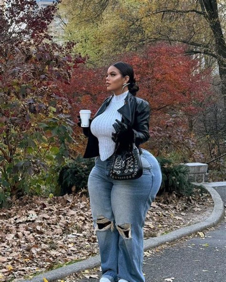 Is Gracie Bond Figure Natural? Unveiling The Truth Behind Her Stunning Looks