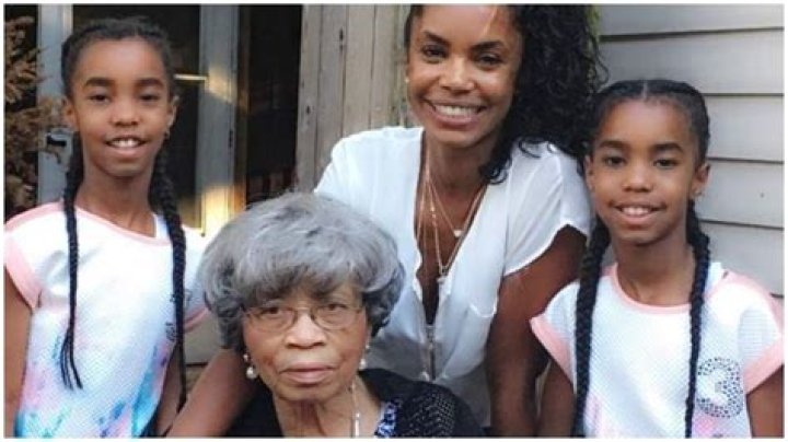 Is Tamia Really Kim Porter Sister? Fans Believe Otherwise!