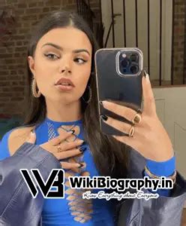 Issy Francis-Baum: Wiki, Bio, Age, Height, Parents, Boyfriend