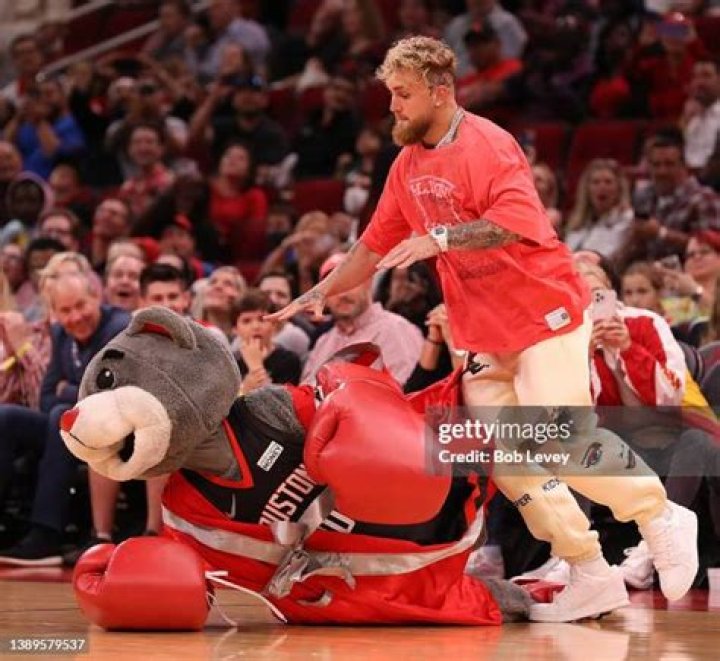 Jake Paul knocks out Houston Rockets mascot in 
