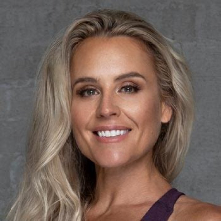 Jana Webb Age, Net Worth, Husband, Son, Joga, Birthday, Wiki【 Bio 】