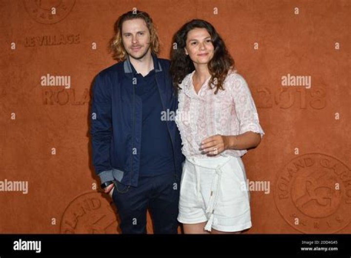 Jean-Baptiste Shelmerdine Et Sa Copine