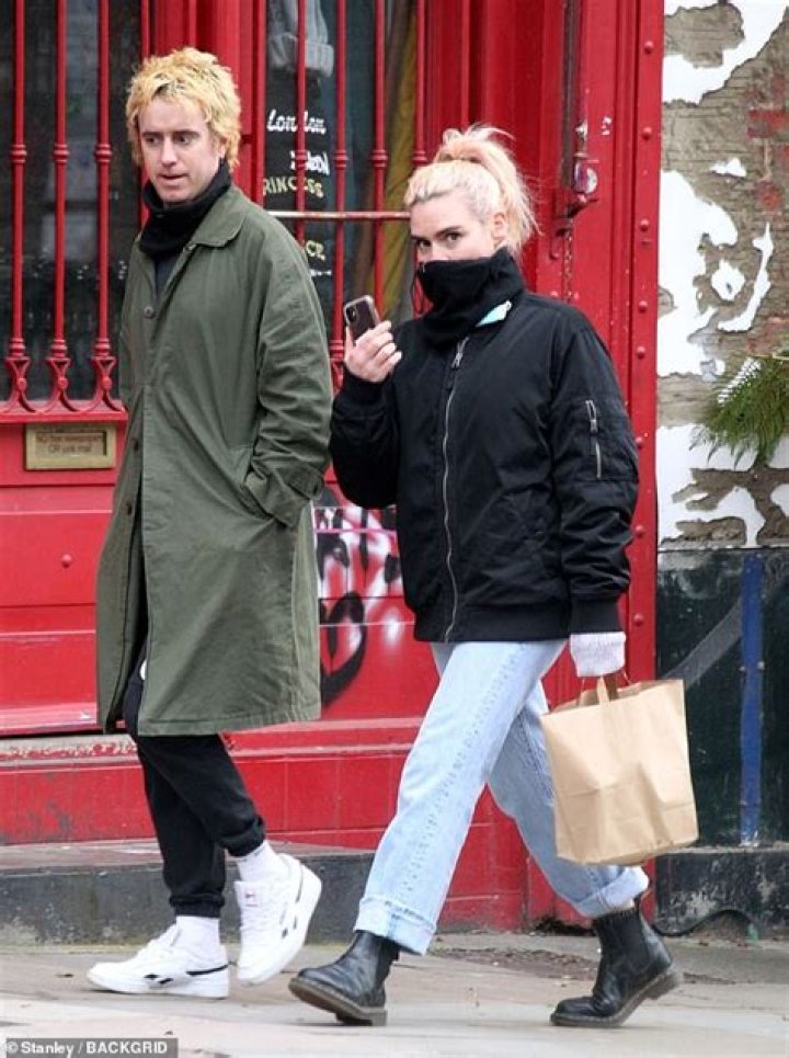 Johnny Lloyd, Billie Piper's boyfriend