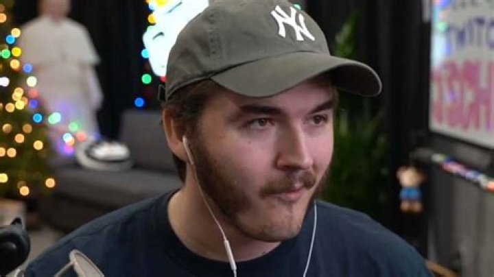 Jschlatt goes on Twitch ban spree to kick off mega return to streaming
