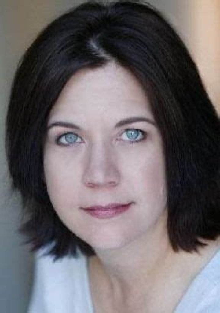 Julie Boonisar - FamousFix.com
