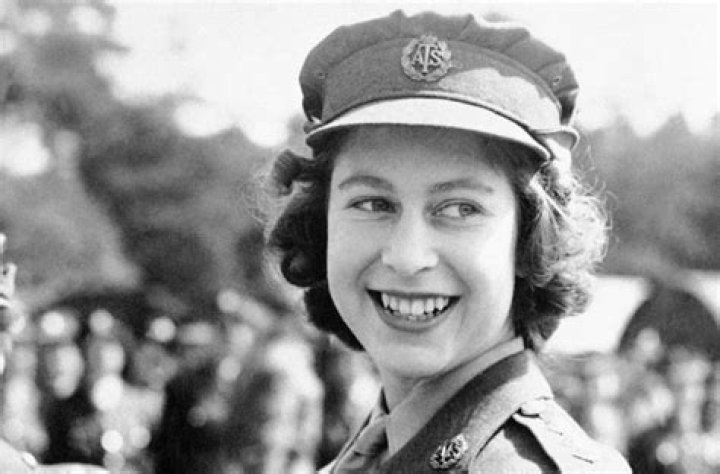 Kate Elisabeth - Bio, Age, Single, Nationality, Career, Instagram, Wiki