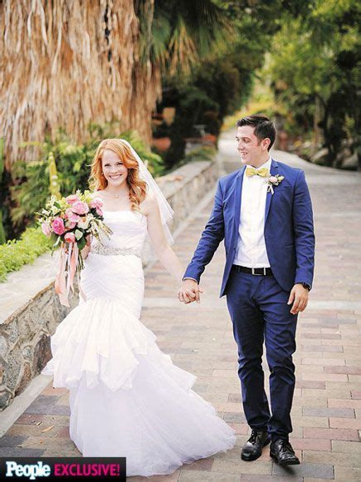 Katie Leclerc Files for Divorce from her husband Brian Habecost; Married Life Details
