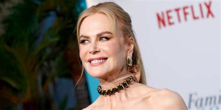 Kirsten Barlow - Bio, Age, Married, Nationality, Body Measurement, Career