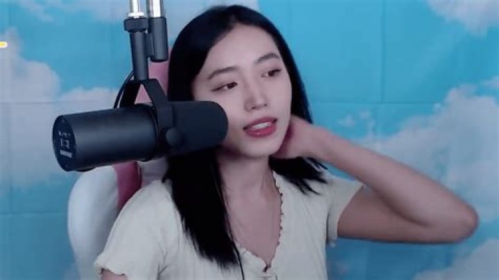 Korean streamer goes viral calling out 