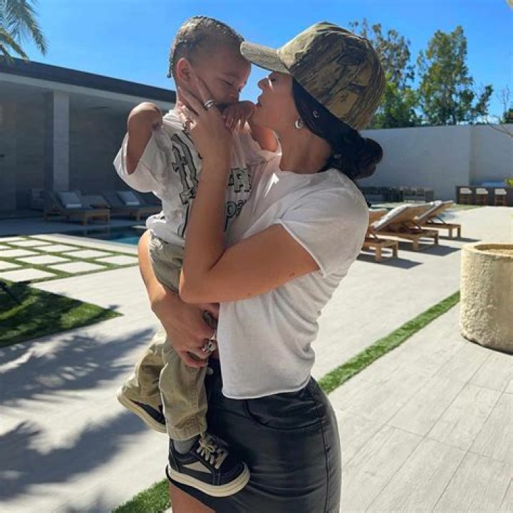KYLIE JENNER BONDS WITH AIRE IN NEW PHOTOS