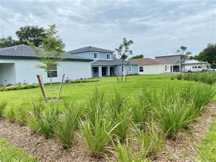 	Lauderdale seeks new life for River House property	