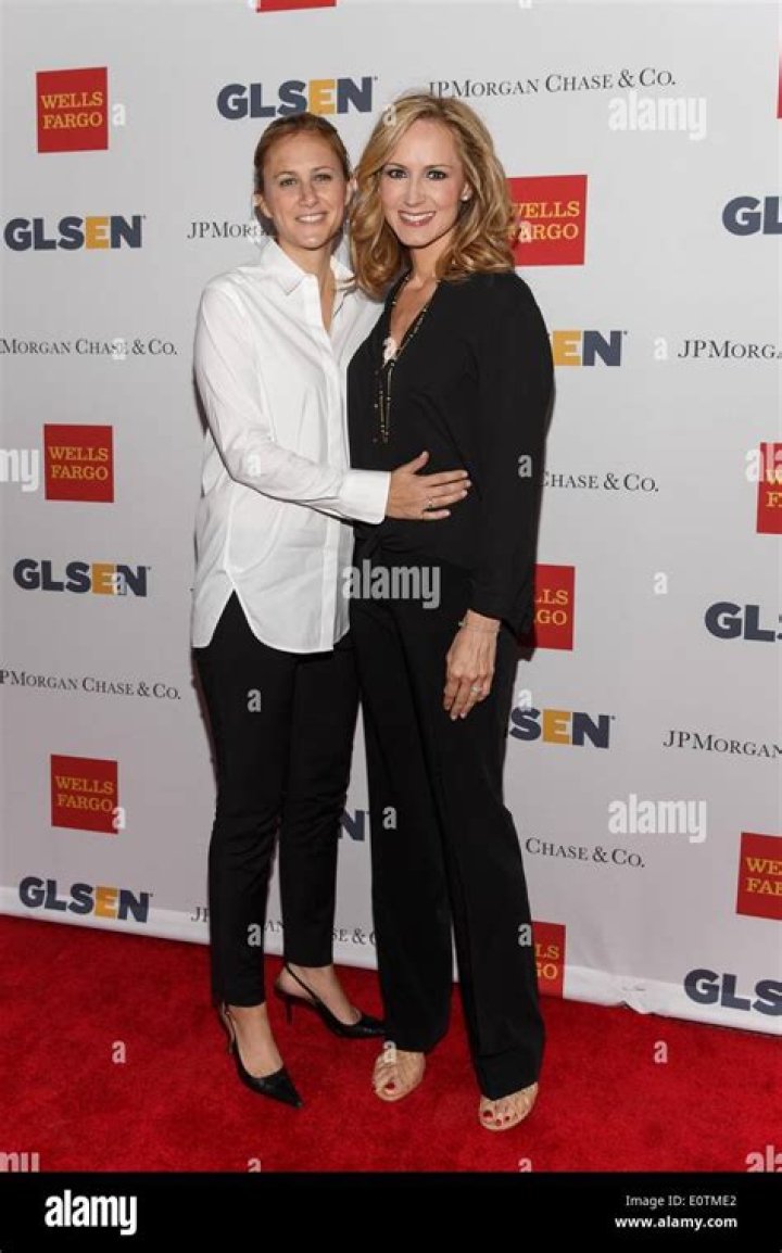 Lauren Blitzer【 Chely Wright Wife 】Age, Wiki, Bio, Books, Wikipedia