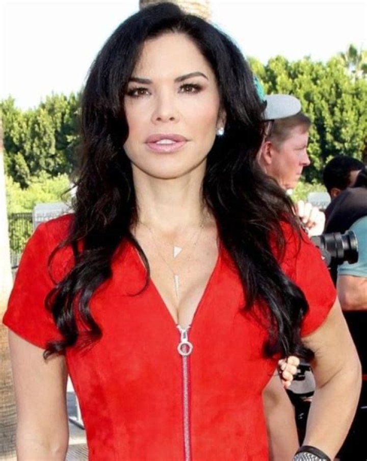 Lauren Sánchez Bio, Age, Height, Husband, Salary, Net Worth, Good Day La
