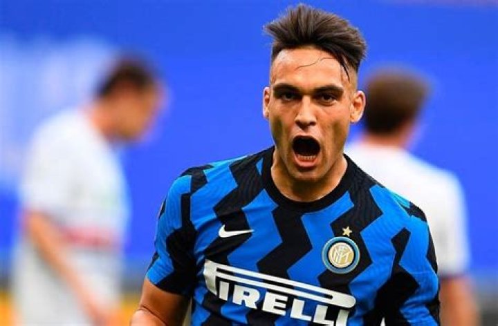 Lautaro Martinez scores penalty for Inter in 5-1 win vs. Sampdoria