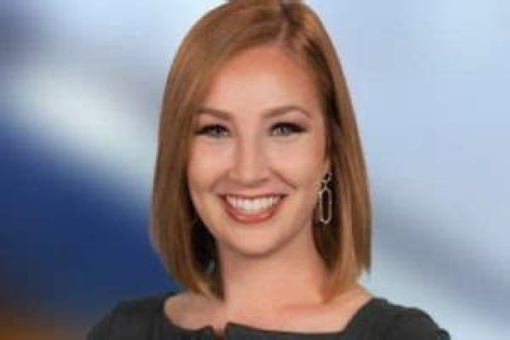 Leah Pezzetti Bio, Age, Height, Husband, Salary, Net Worth KING 5