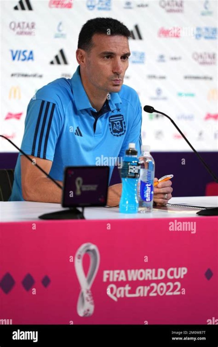 Lionel Scaloni holds a press conference before Argentina’s match vs. Brazil