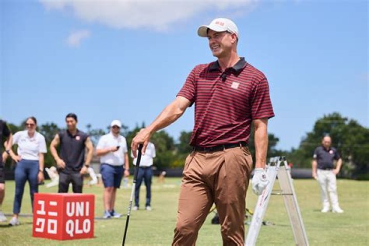 
Local News |	PGA golfer Adam Scott hosts, interacts with players at UNIQLO event	