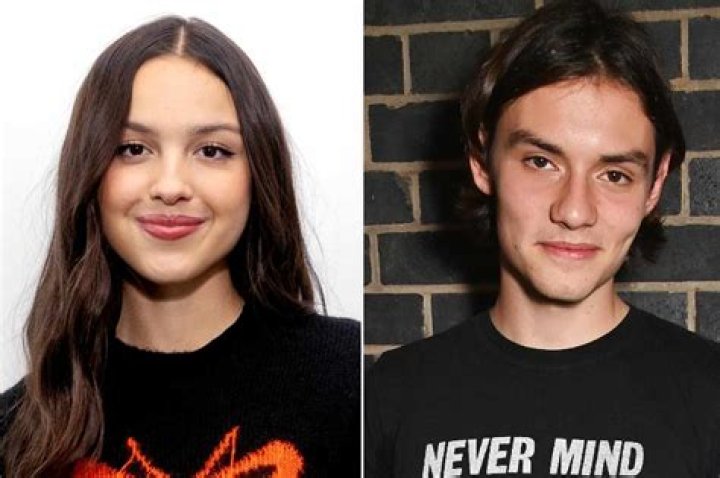 Louis Partridge Bio, Age, Height, Girlfriend, Net Worth, Movies and TV Shows