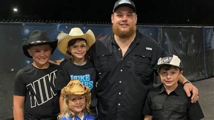 Luke Combs refunds boys who stacked wood to pay for concert tickets