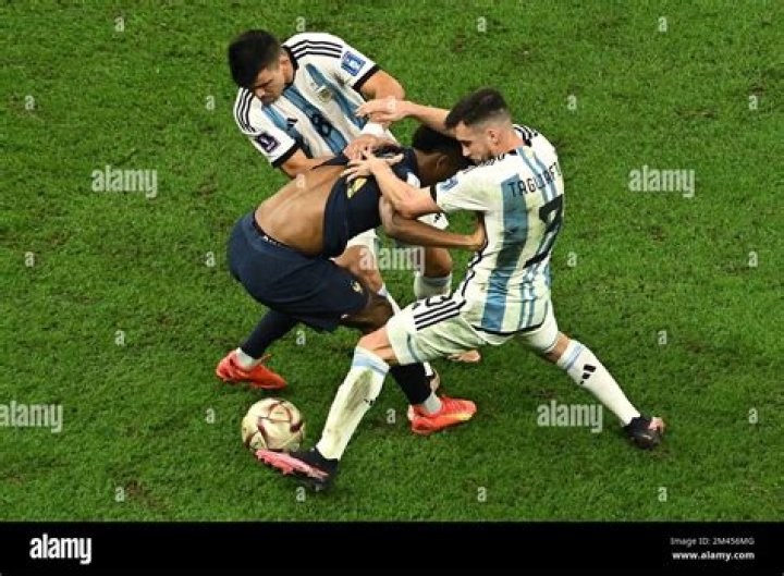 Marcos Acuña and Nicolás González under physical observation for Argentina