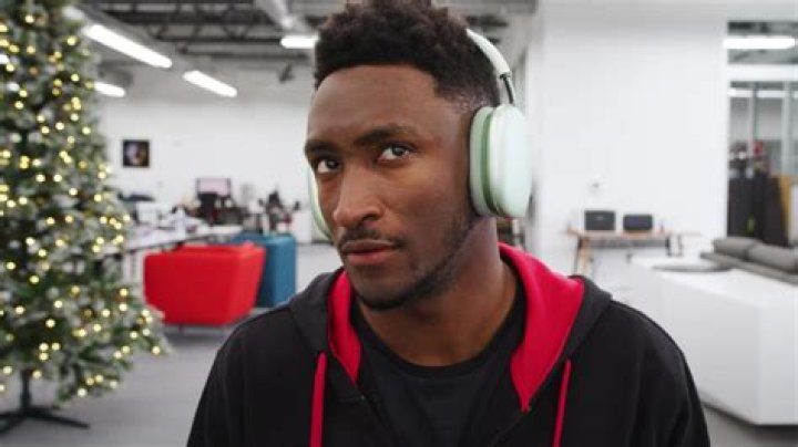 Marques Brownlee highlights serious issue with $550 AirPods Max