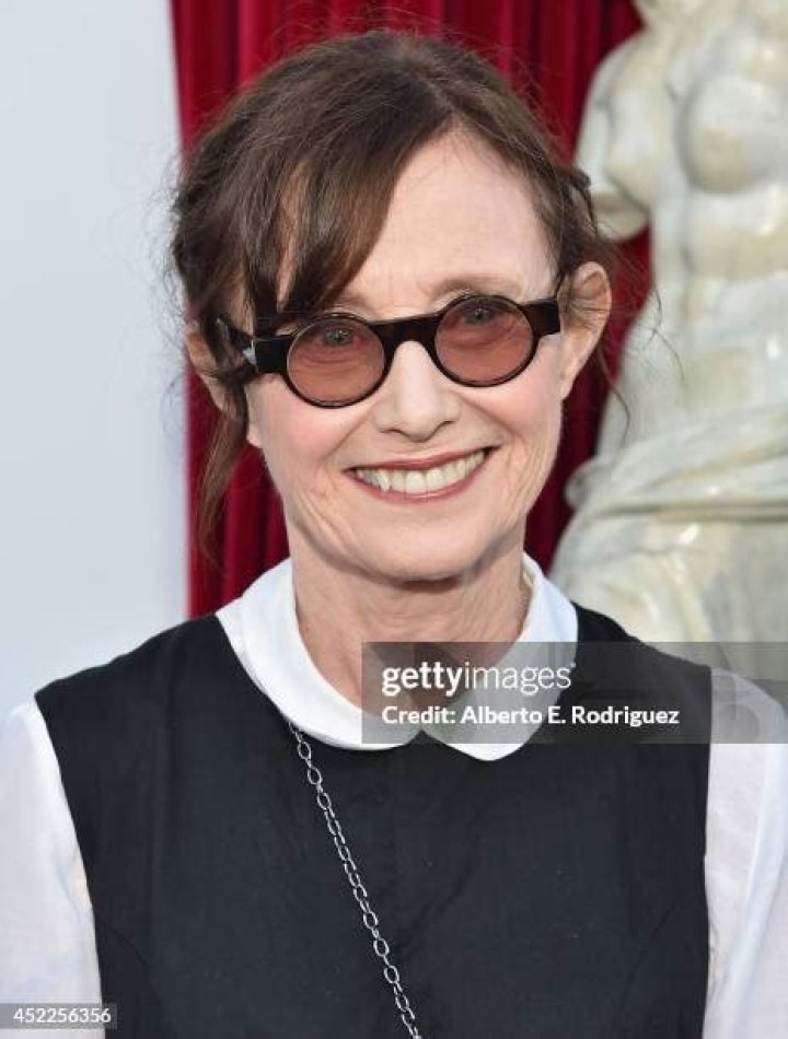 Mary Jo Deschanel: A Deep Dive Into The Life And Legacy Of An Acclaimed Actress