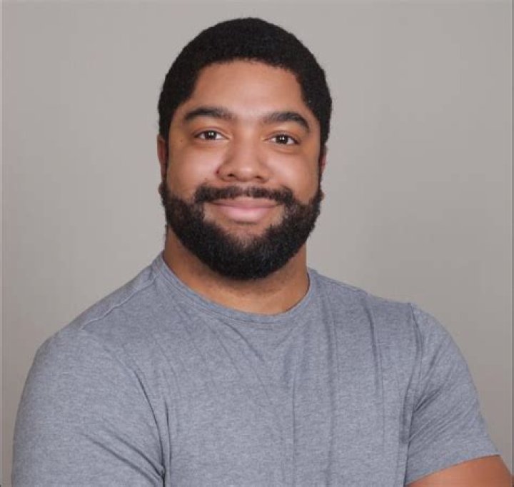 Maurice Kenny Net Worth | Bio, Family, Address, Career
