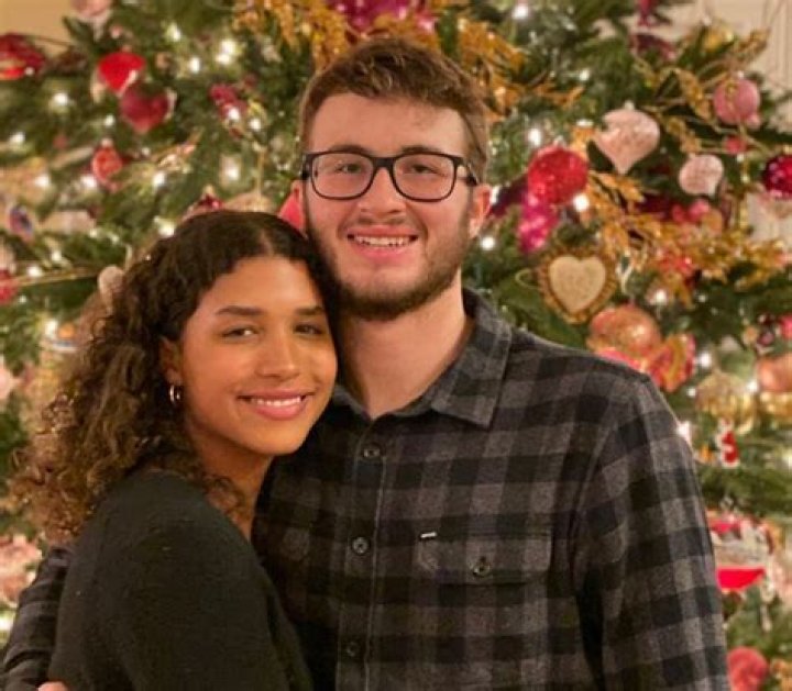 Maya Brady Bio, Age, Height, Boyfriend, Salary, Net Worth, UCLA