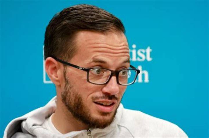 
Miami Dolphins |	Dolphins’ Mike McDaniel ‘as happy as can be’ with team through minicamp; Tua struggles	