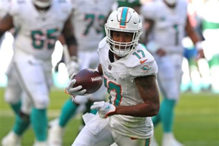 
Miami Dolphins |	Dolphins not yet ruling Jaylen Waddle out vs. Ravens with high ankle sprain; Jason Sanders earns AFC honor	