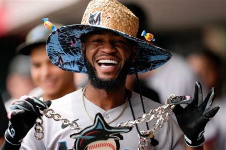 
Miami Marlins |	De La Cruz hits go-ahead home run in eighth inning as Marlins win crucial series in Philadelphia	