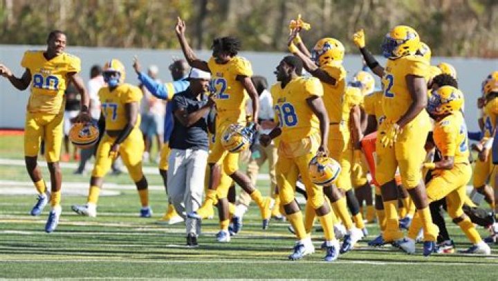 	Miami Northwestern High football coach suspended as school investigates possible unauthorized practice	