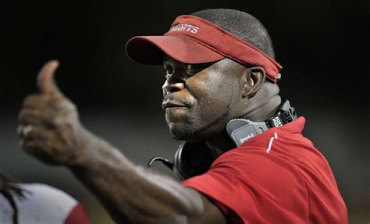 	Monarch re-hires Calvin Davis for a second stint as its football coach	