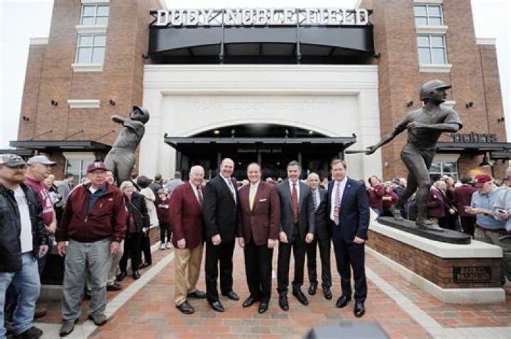 MSU officially opens new Dudy Noble Field, unveils ‘Thunder and Lightning’ statues