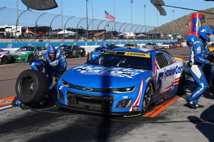 NASCAR: HighPoint 400 Driver Ratings As Denny Hamlin, Kyle Larson Clash at Pocono | NASCAR